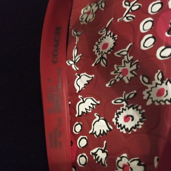 Coach Women's Red Abbigail Flip Flops NWOT - Picture 6 of 6